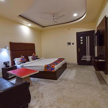 Fabhotel Rr Suites Guwahati Esterno foto
