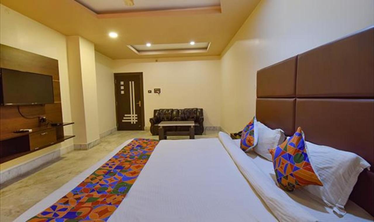 Fabhotel Rr Suites Guwahati Esterno foto
