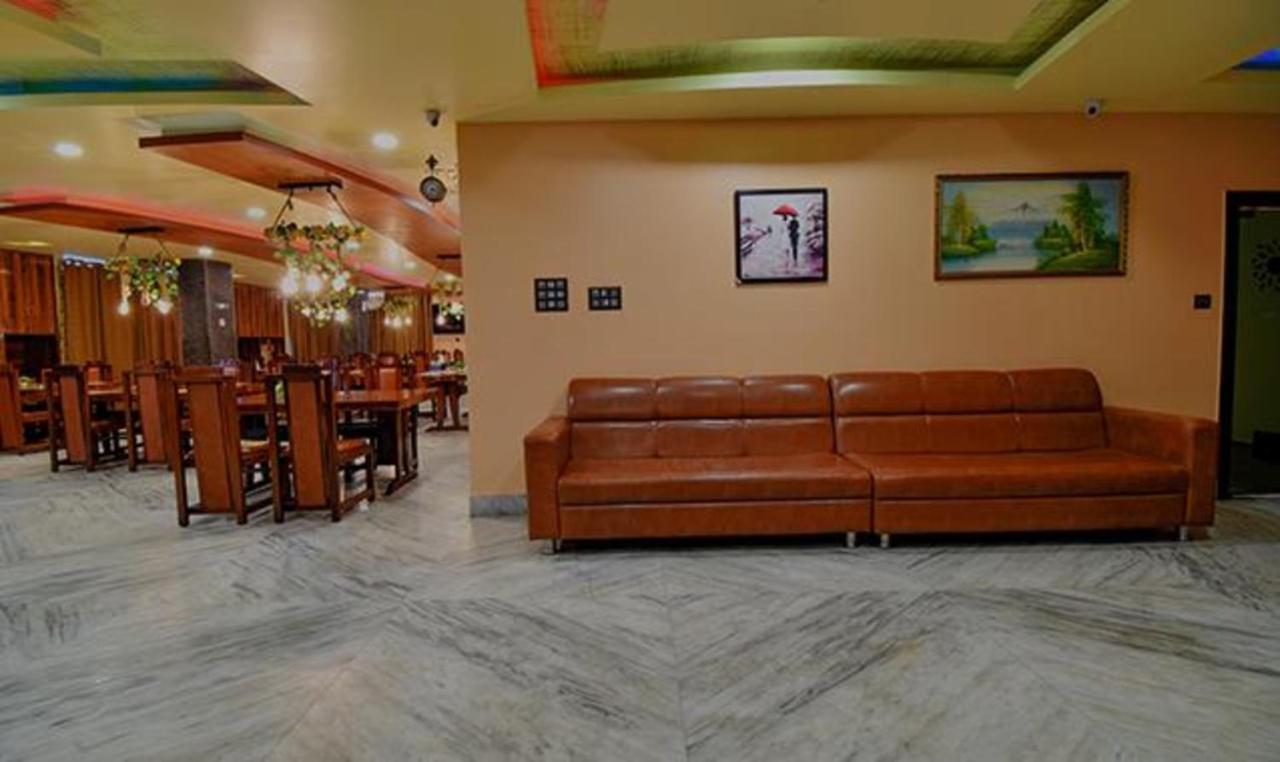 Fabhotel Rr Suites Guwahati Esterno foto