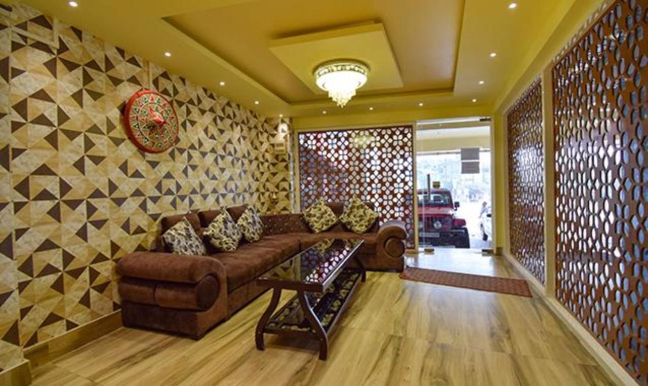 Fabhotel Rr Suites Guwahati Esterno foto