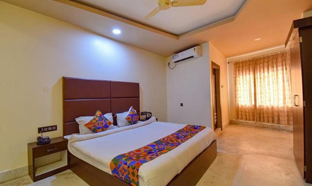 Fabhotel Rr Suites Guwahati Esterno foto