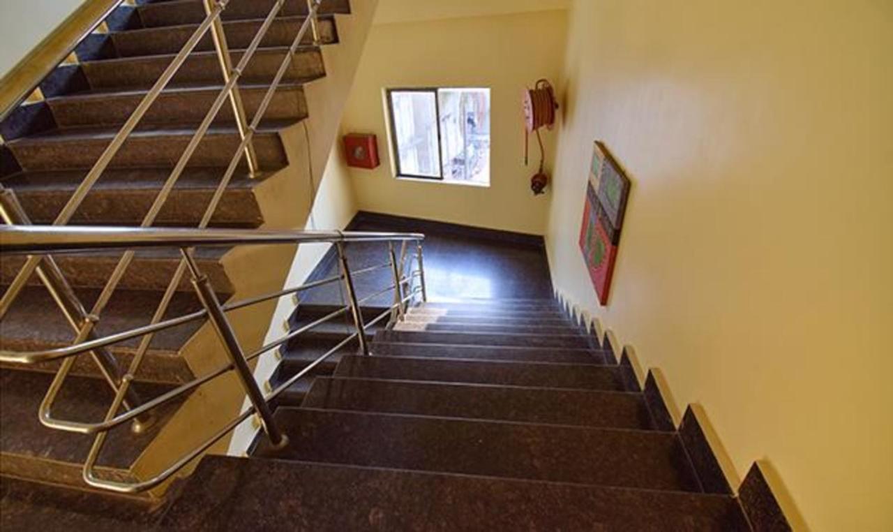 Fabhotel Rr Suites Guwahati Esterno foto
