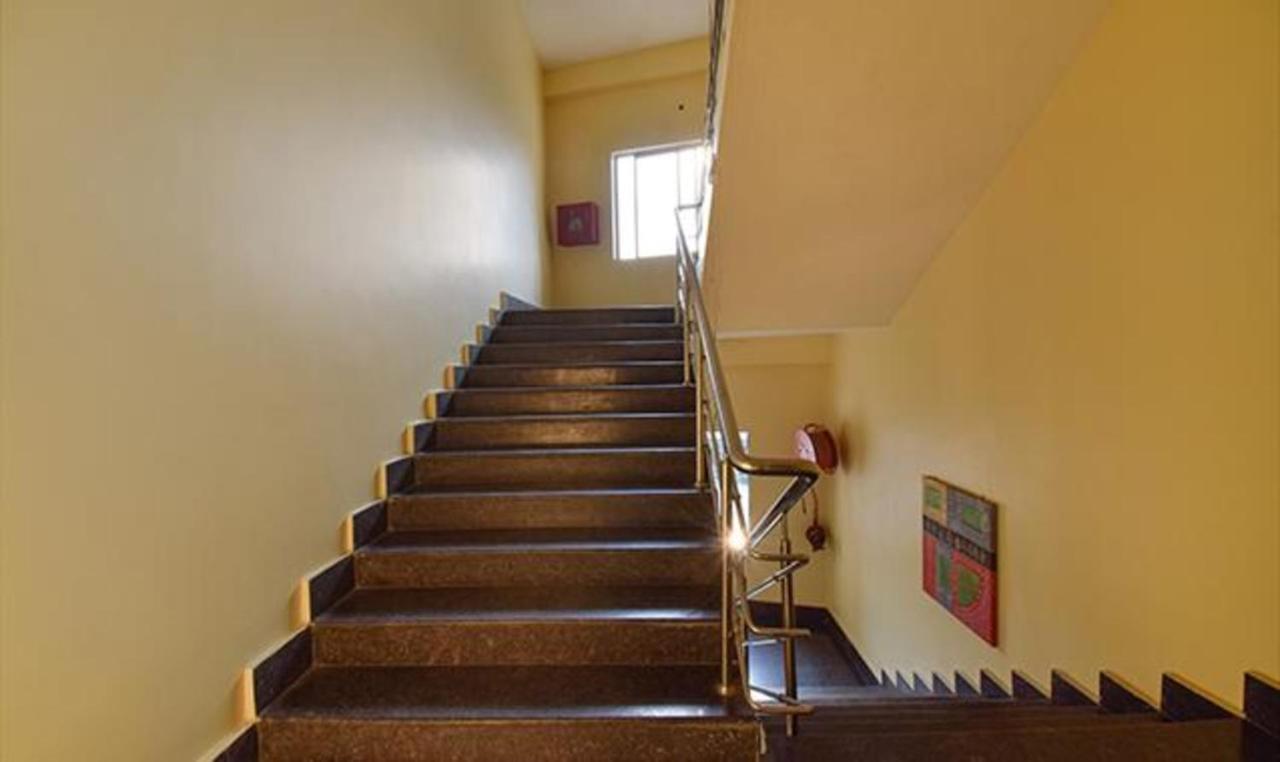 Fabhotel Rr Suites Guwahati Esterno foto